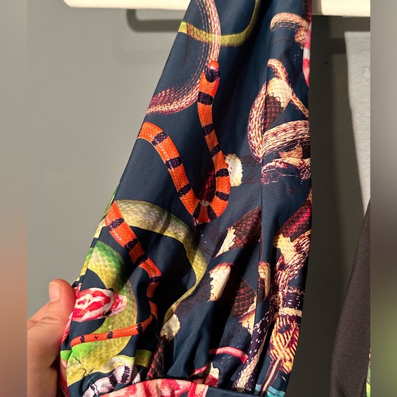 Urban Outfitters Shore Road swimsuit size medium plunging neck snakes halter top - Picture 10 of 11